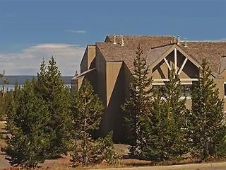 Grant Village Hotel