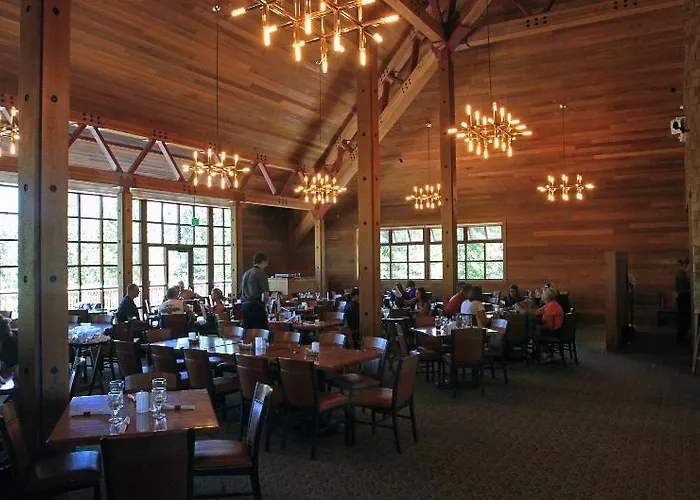 Grant Village Hotel 3*